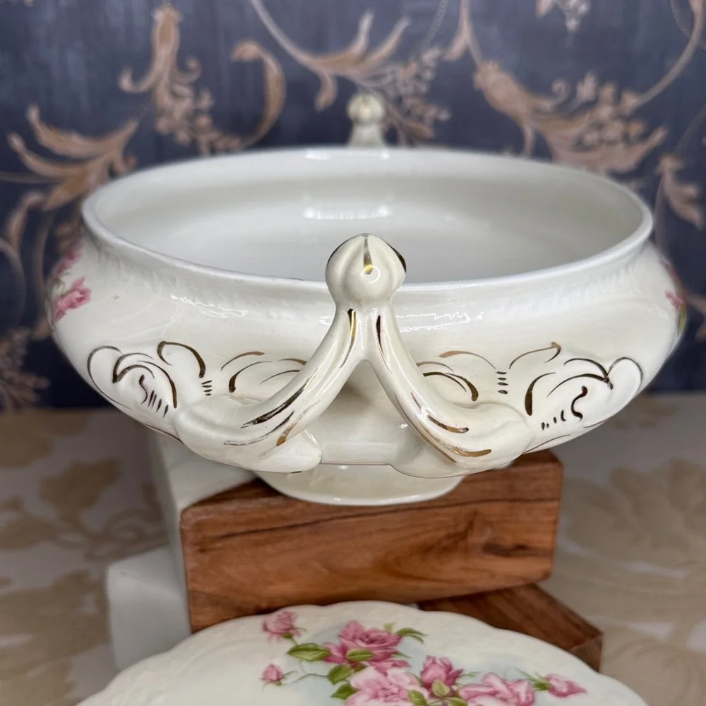 Antique Johnson Brothers England Oval Covered Floral Dish Gold Trim
